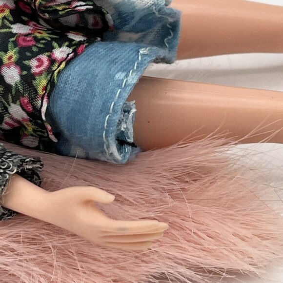 Bratz Cloe Doll Selfie Snaps Reboot 2015 MGA Entertainment pink hair - Picture 11 of 15